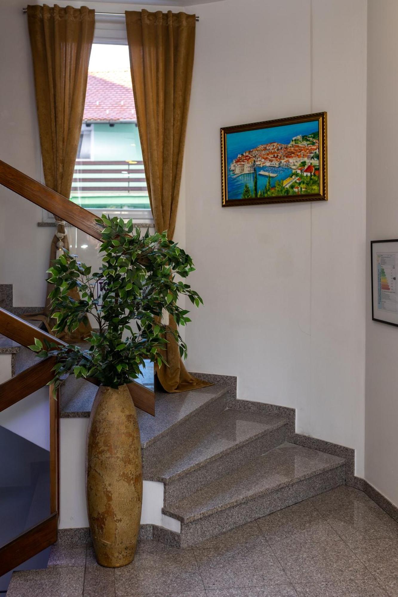 Art Hotel Slavonski Brod Exteriér fotografie